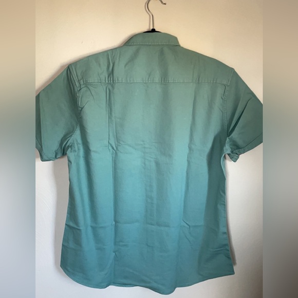 Men’s Shirt Large - Picture 2 of 6